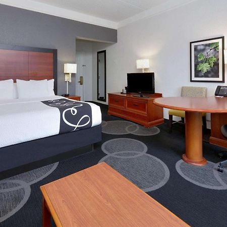 La Quinta By Wyndham Dallas North Central Buitenkant foto